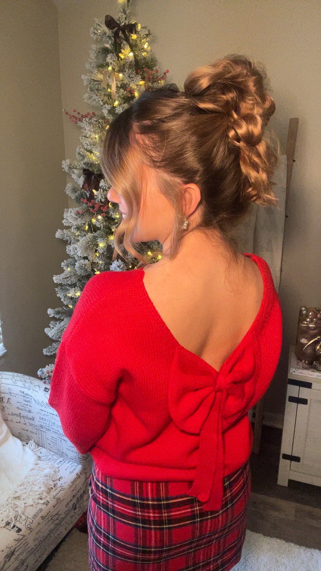 The Best Gift Low Back Bow Detail Chunky Sweater