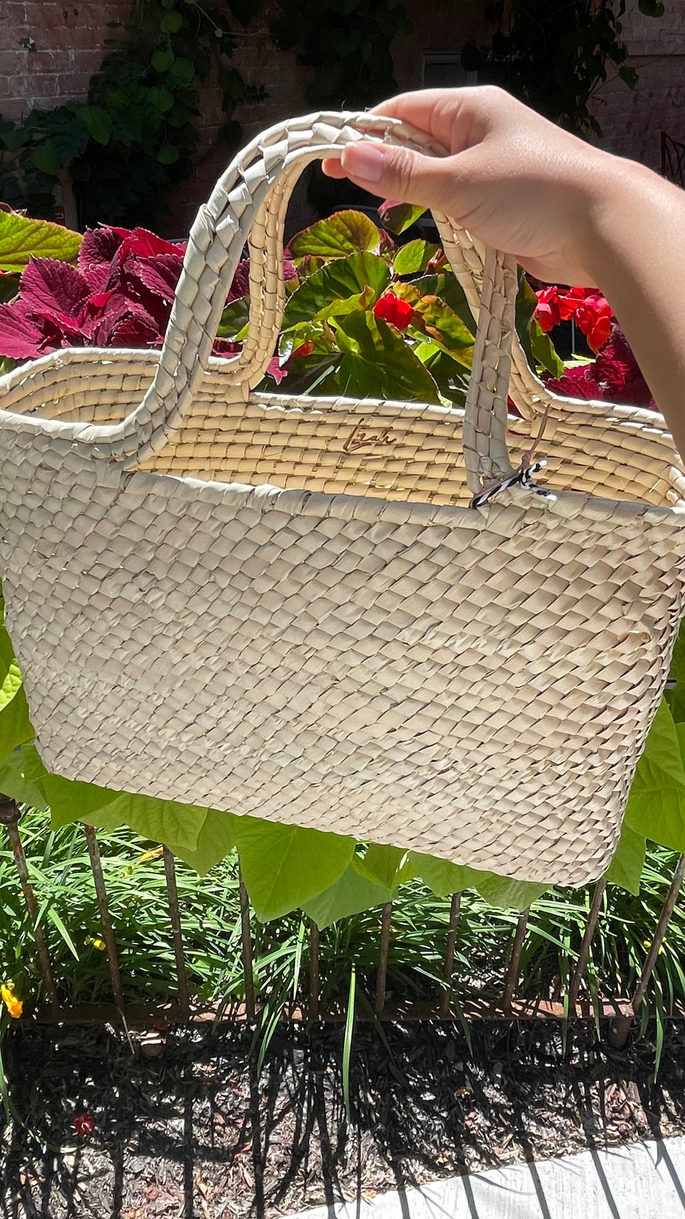 Magnolia Straw Tote