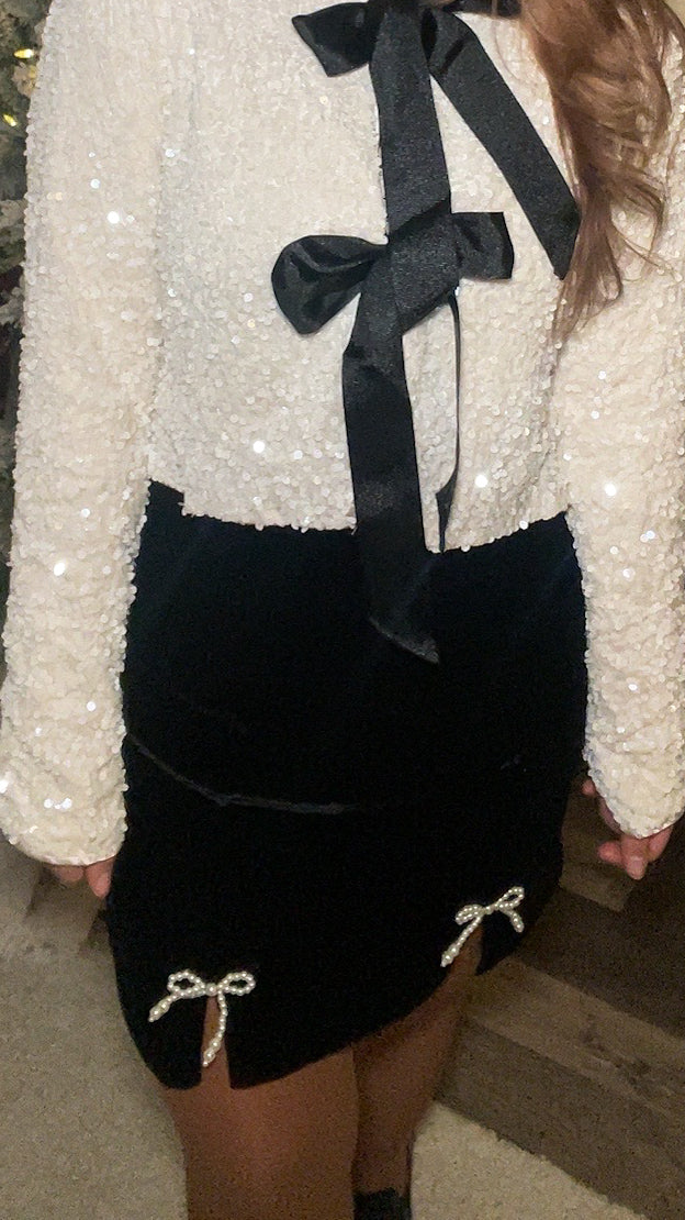 Sparkle And Glam Double Pearl Bow Detail Mini Skirt - Black