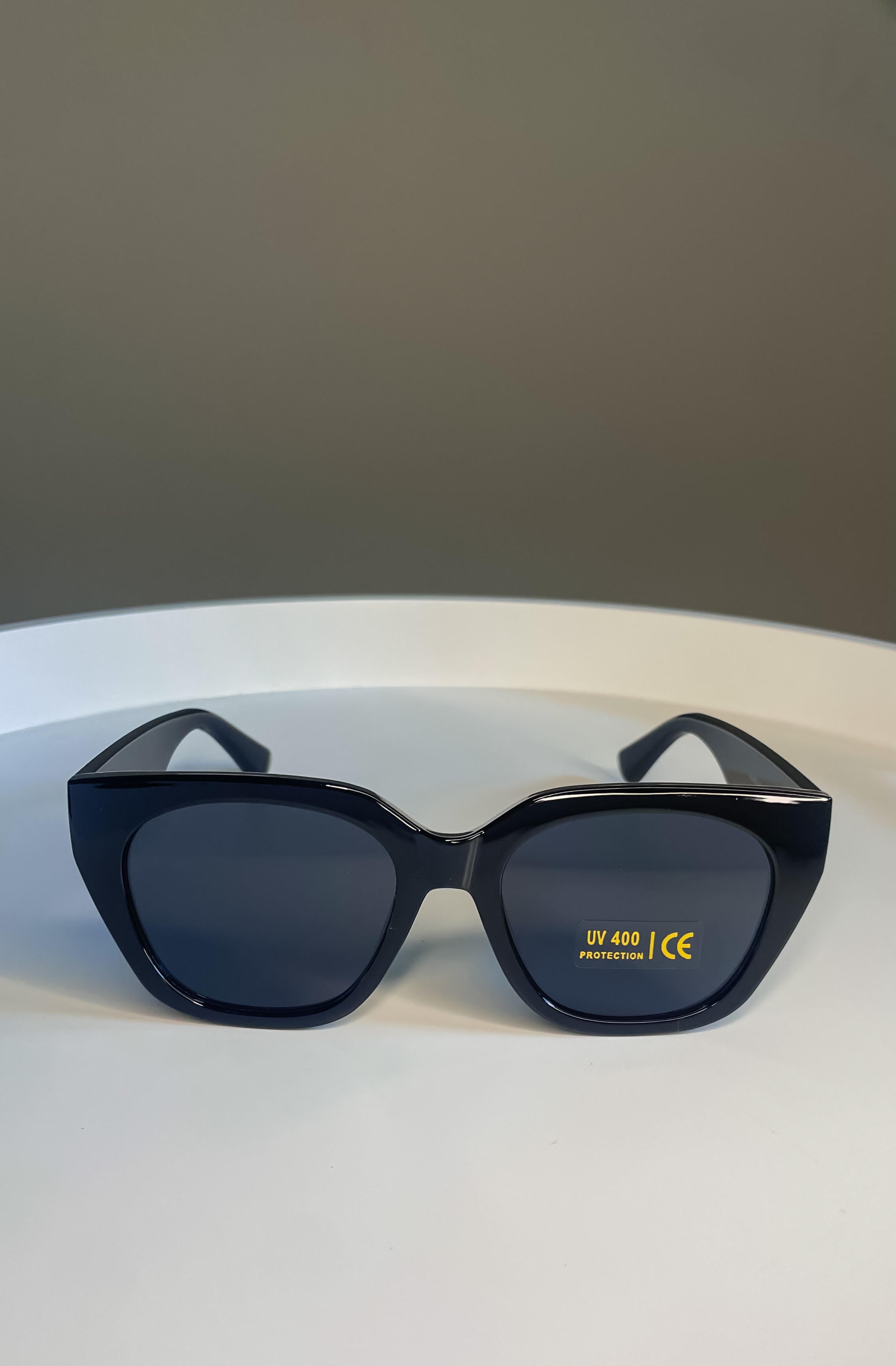 Timeless Noir Classic Frame Sunglasses - Multiple Color Options