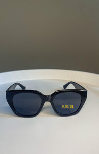 Timeless Noir Classic Frame Sunglasses - Multiple Color Options